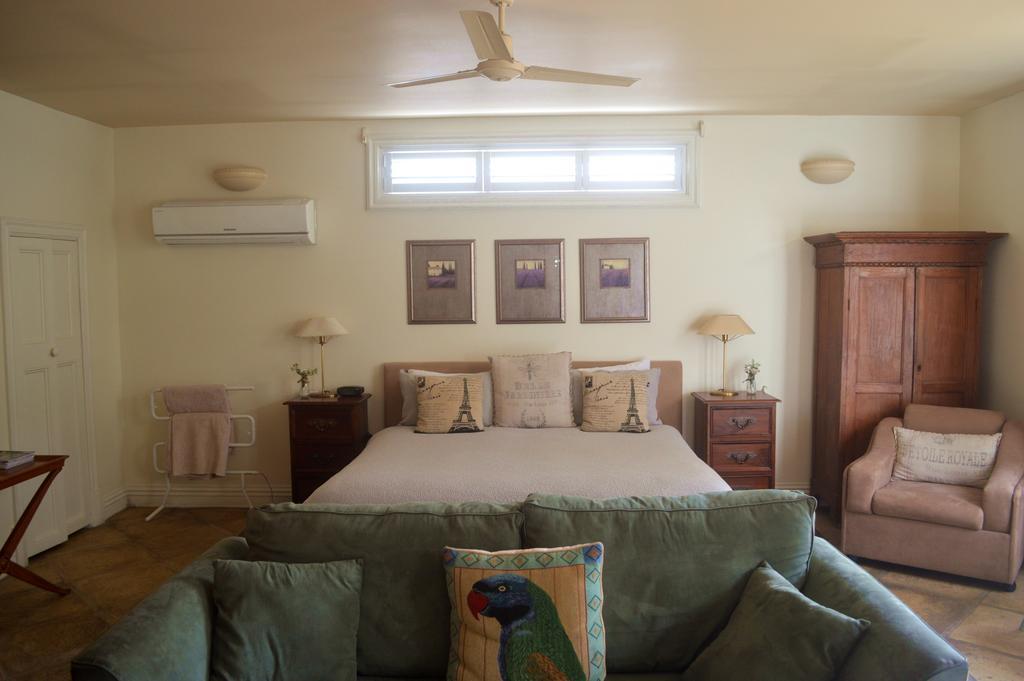 Athelney Cottage Bed And Breakfast Adelaide Exterior photo